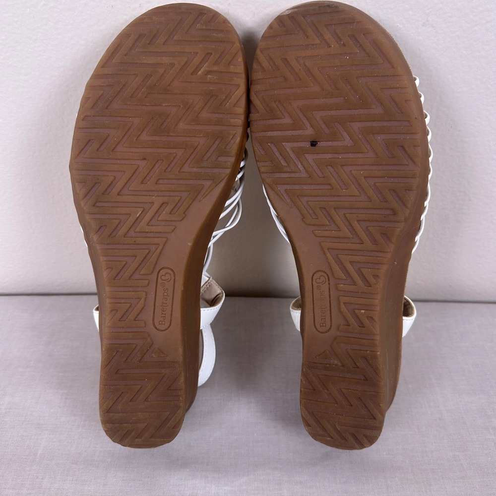 Baretraps Women's 9 Wedge Sandals White Trudy Laser Cut Strappy Casual Classic - Picture 7 of 8